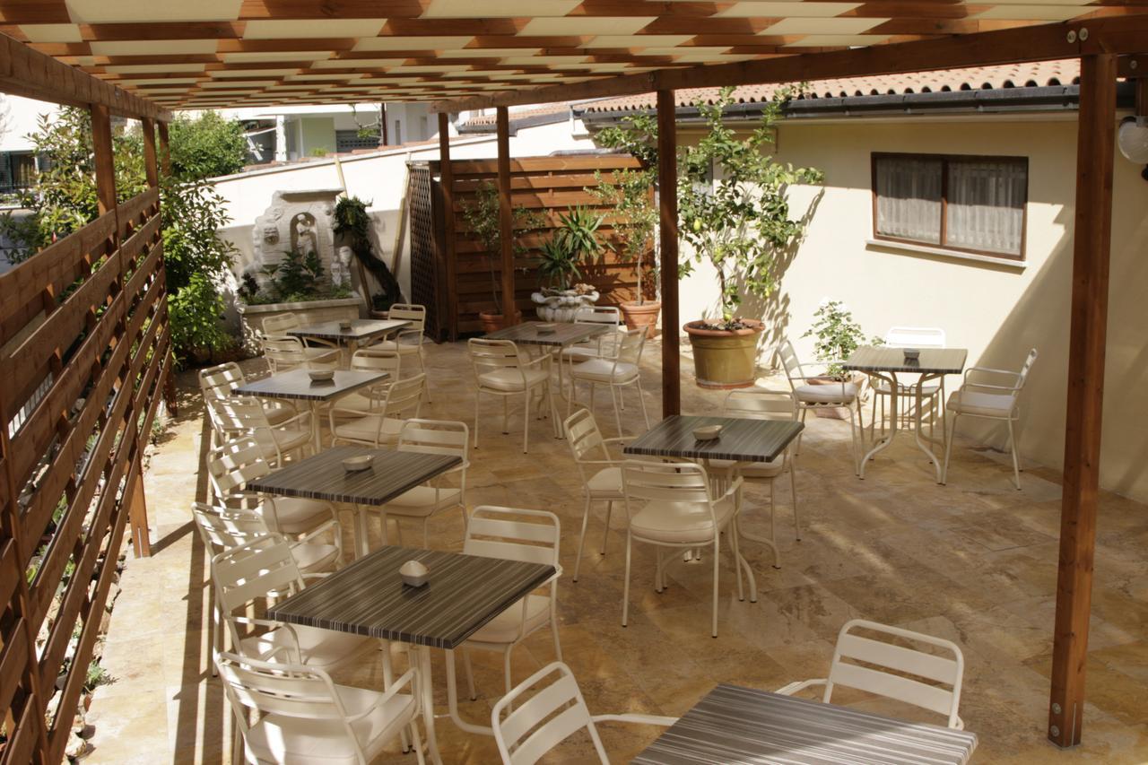 Hotel La Pergola Alba Adriatica Exterior foto