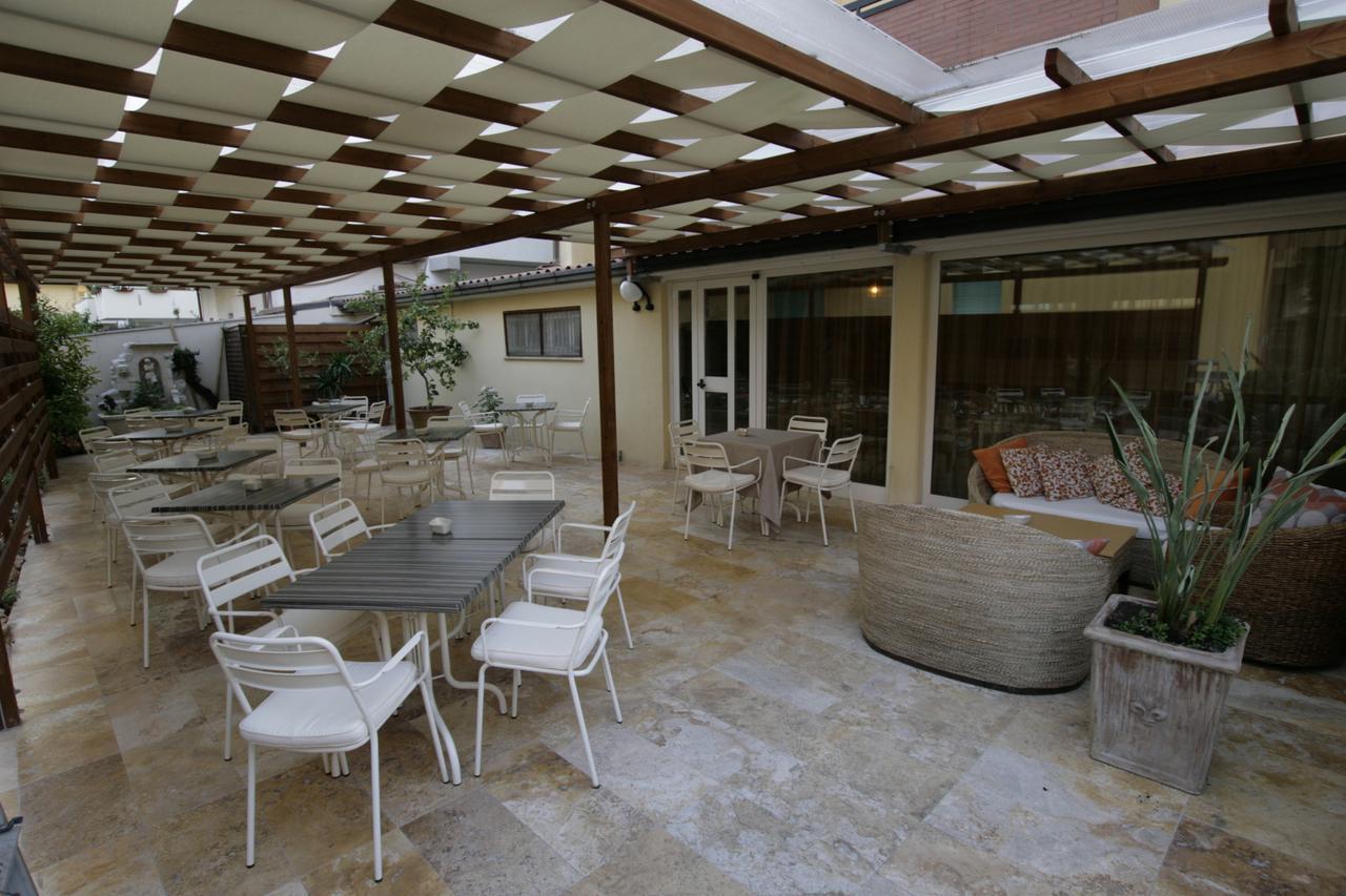 Hotel La Pergola Alba Adriatica Exterior foto